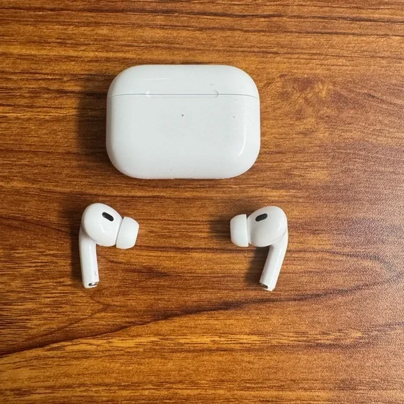 Apple AirPods 2nd Gen w/ Case, Box & Charger